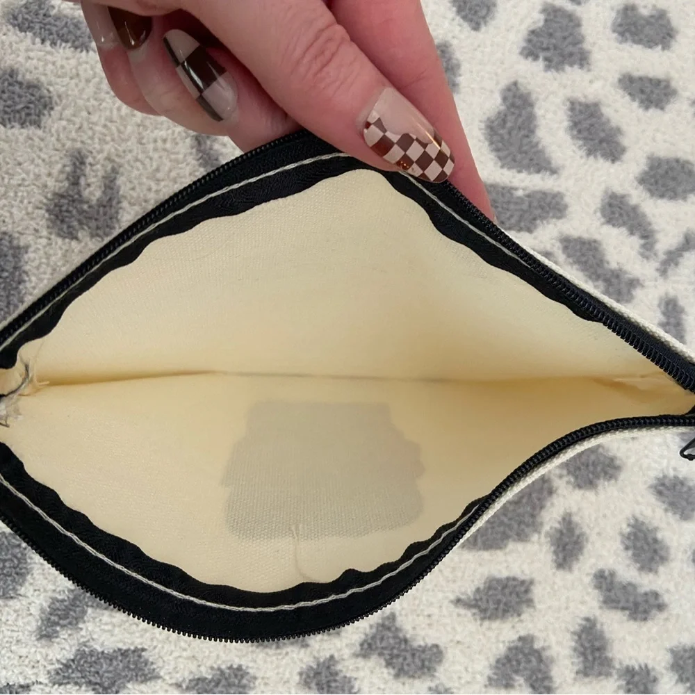 HANDMADE COSMETICS BAG WITH GOOD VIBES ONLY PATCH